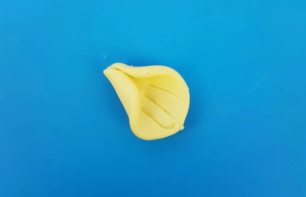 polymer clay daffodil petal