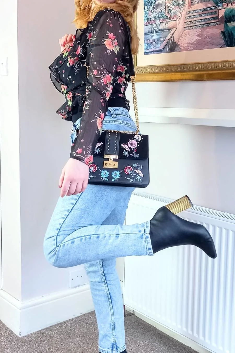 how to style mom jeans with boots