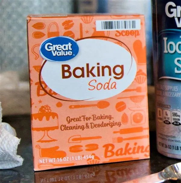 how to clean crocs with baking soda