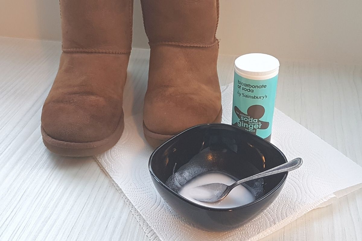 How To Clean UGG Boots and UGG Slippers baking soda