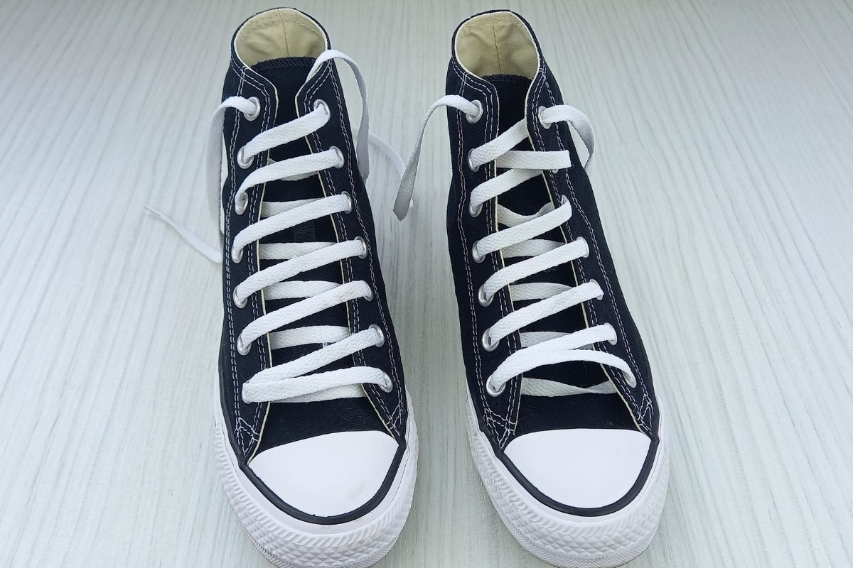 How To Zig Zag Lace Converse