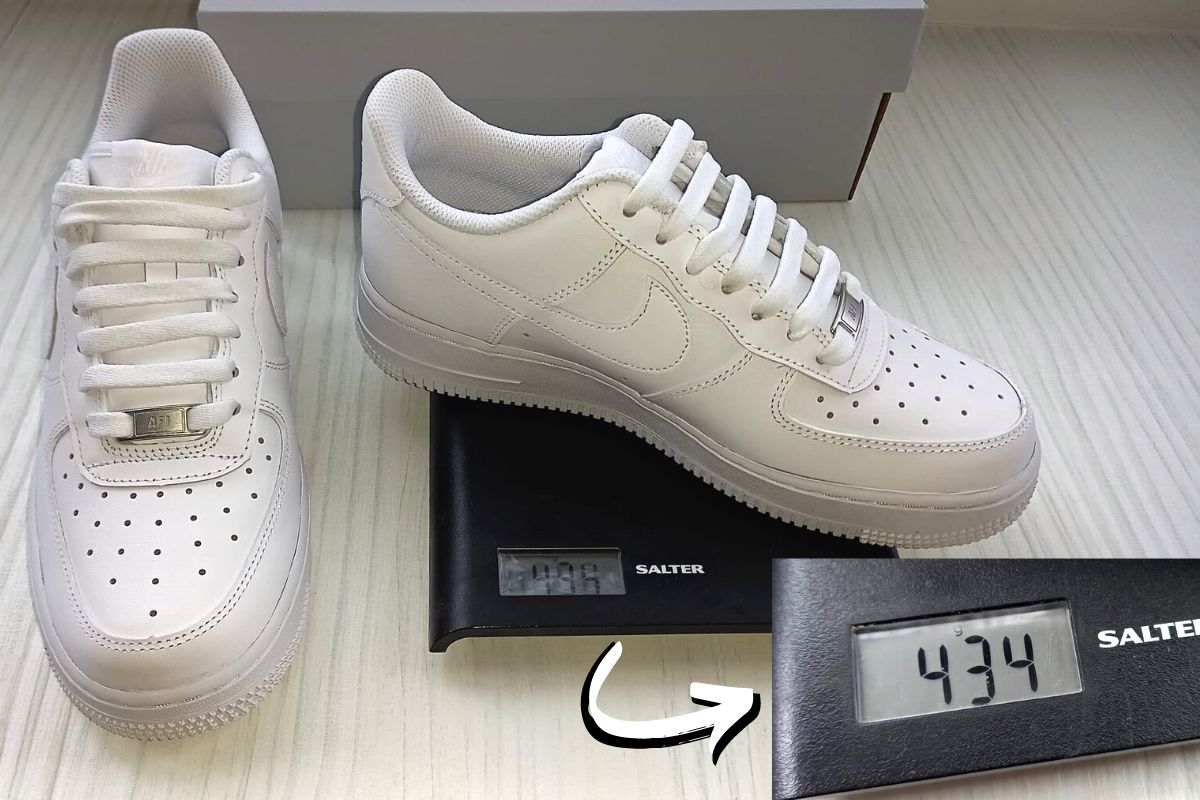 how much do air force ones weigh