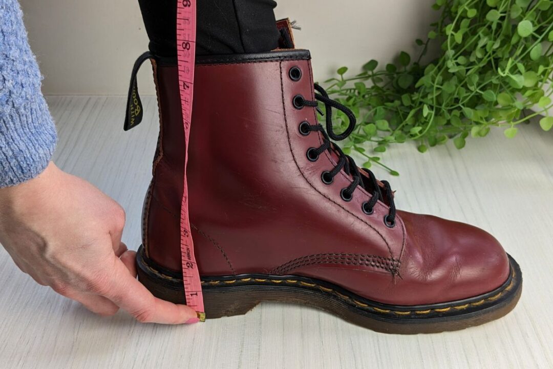 Blundstones Vs Doc Martens Which To Get? (8 factors) Wearably Weird